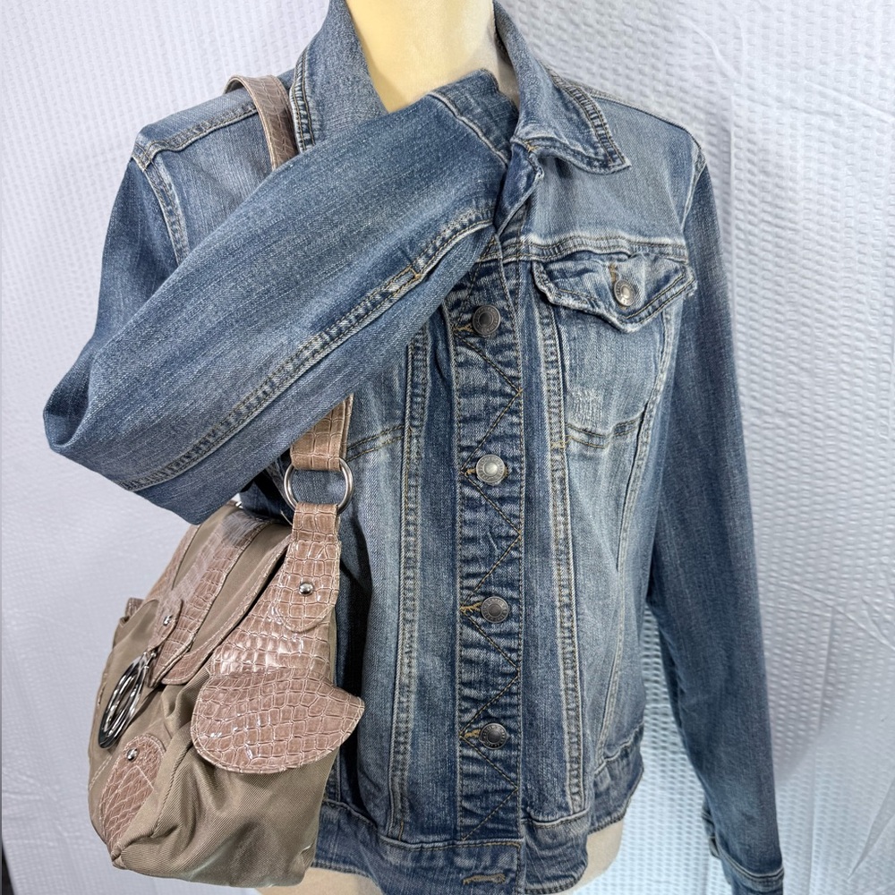 Women’s Denim, Jean Jacket Mossimo Size Medium Stretch